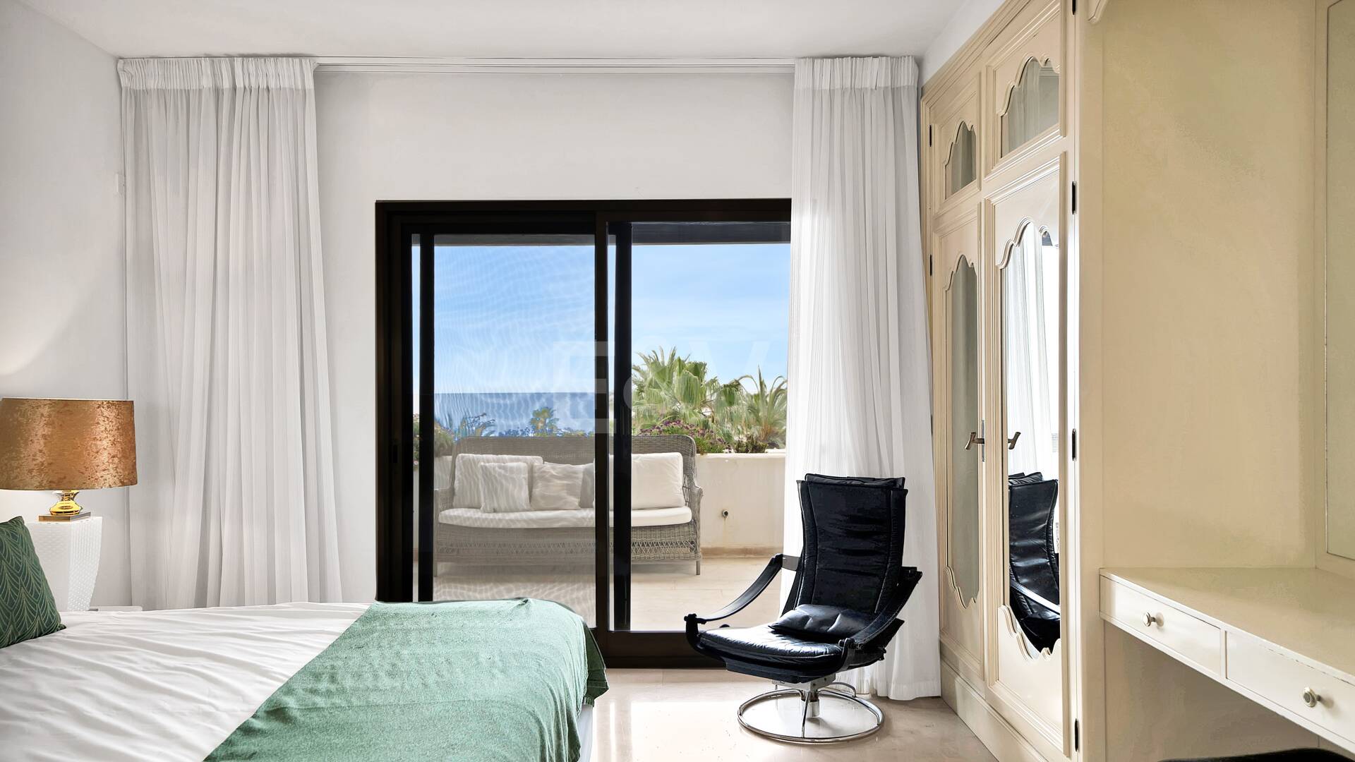 Frontline Beach Penthouse med panoramautsikt över havet i Coral Beach