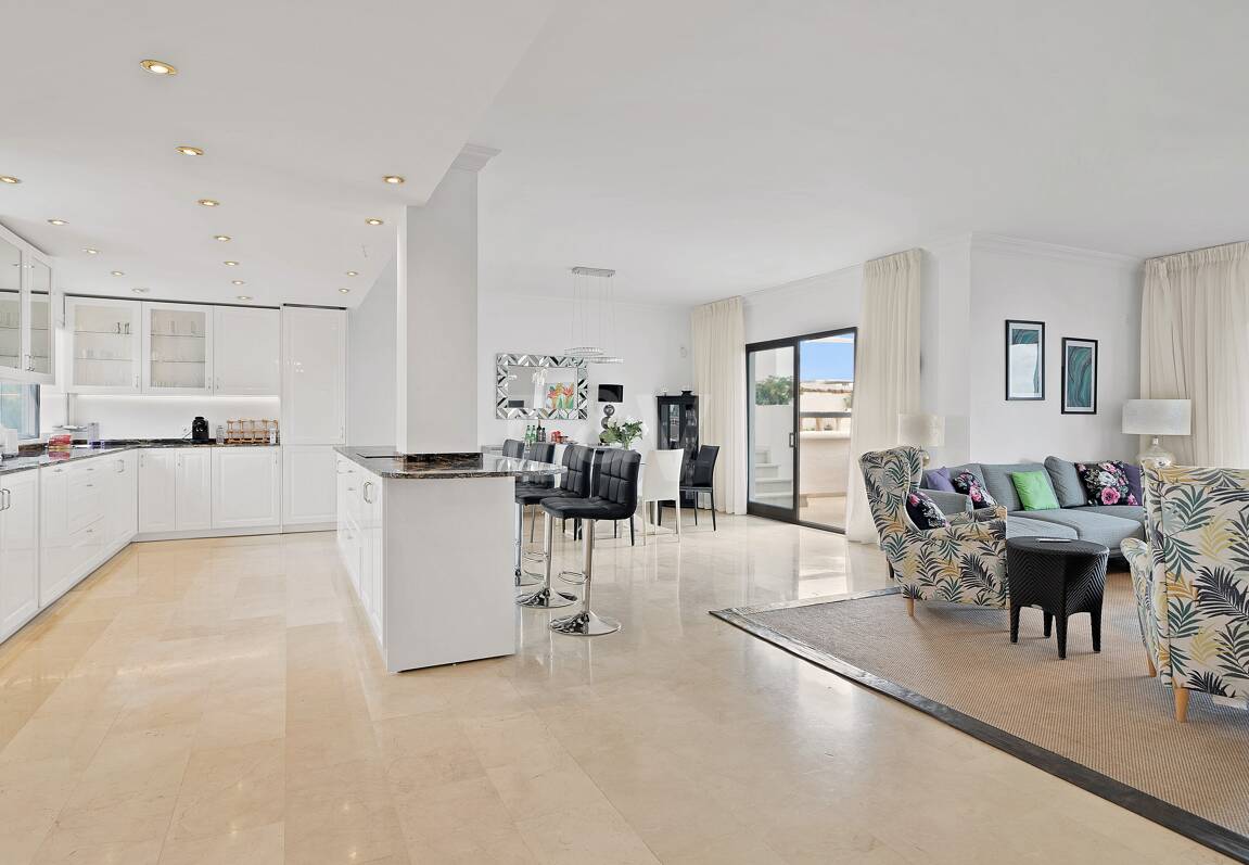 Frontline Beach Penthouse med panoramautsikt över havet i Coral Beach