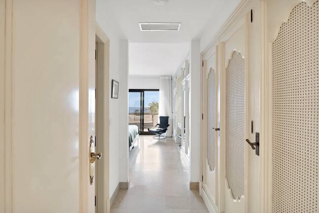 Frontline Beach Penthouse med panoramautsikt över havet i Coral Beach