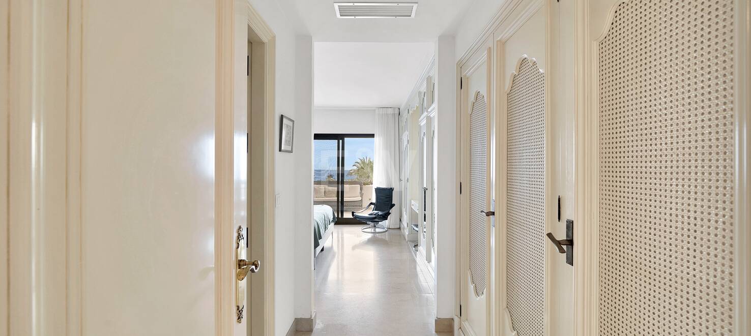 Frontline Beach Penthouse med panoramautsikt över havet i Coral Beach