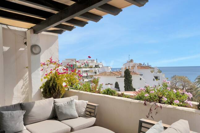 Frontline Beach Penthouse med panoramautsikt över havet i Coral Beach