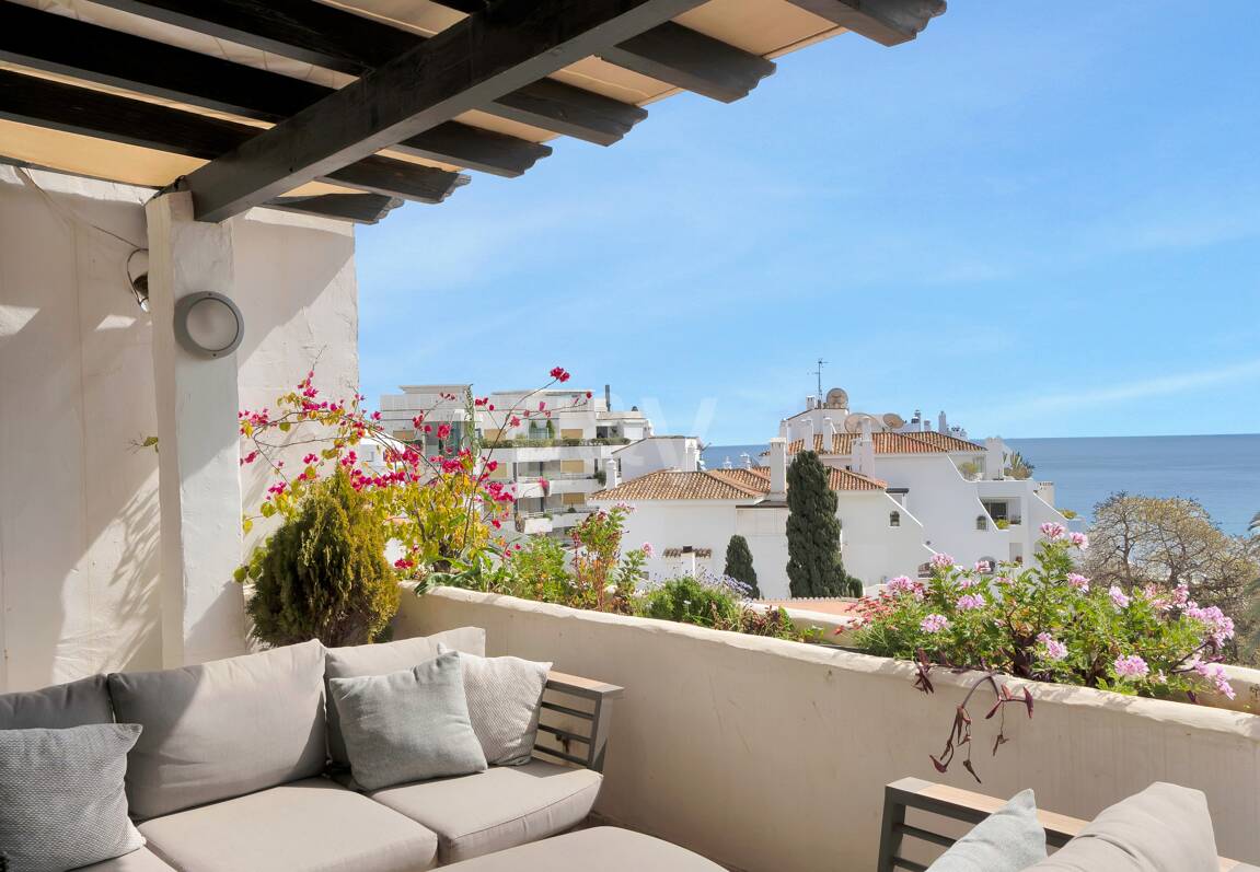 Frontline Beach Penthouse med panoramautsikt över havet i Coral Beach