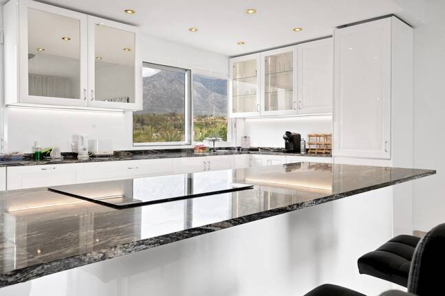 Frontline Beach Penthouse med panoramautsikt över havet i Coral Beach