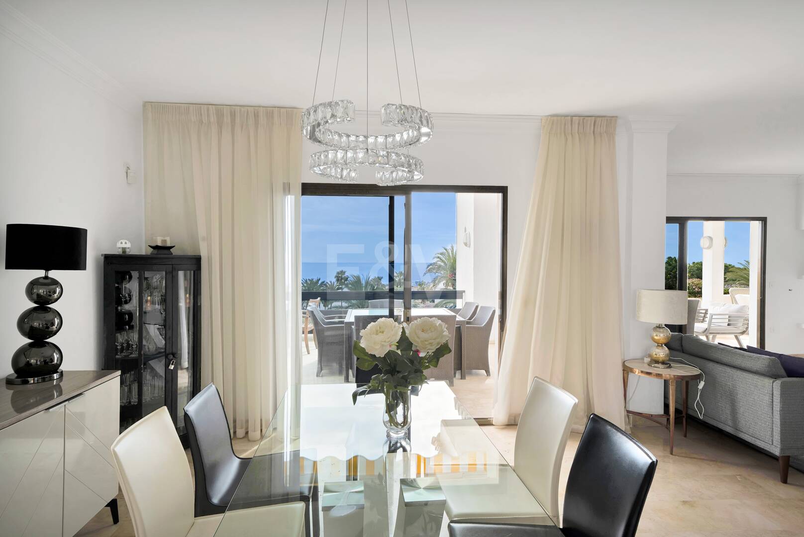 Frontline Beach Penthouse med panoramautsikt över havet i Coral Beach