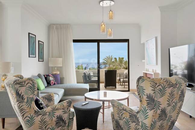 Frontline Beach Penthouse med panoramautsikt över havet i Coral Beach