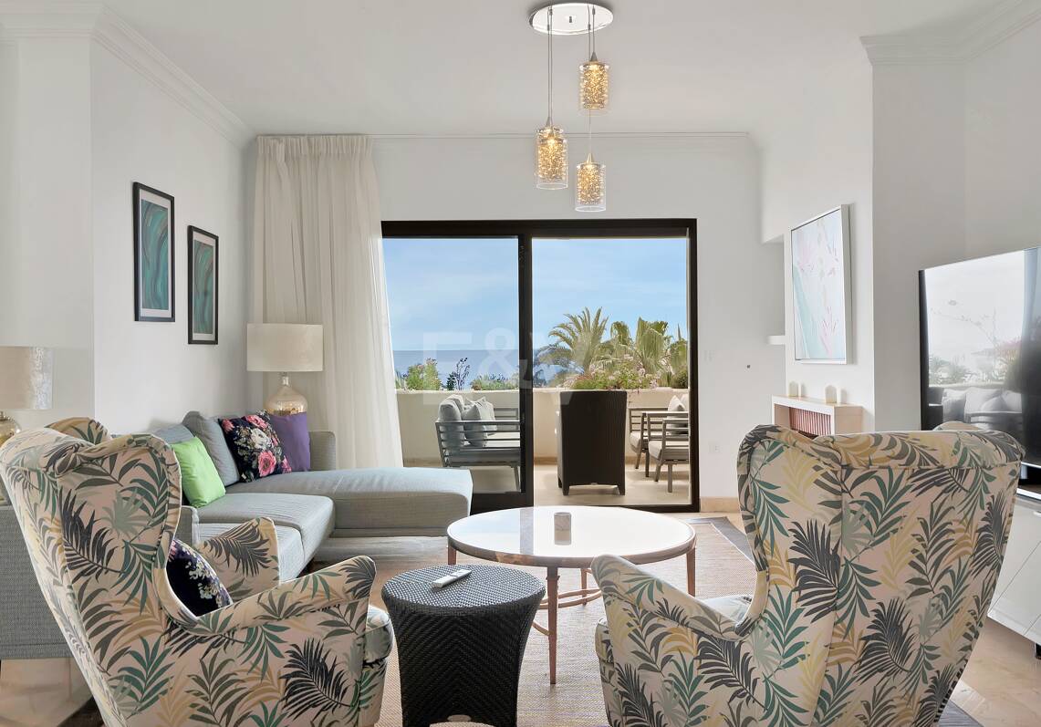 Frontline Beach Penthouse med panoramautsikt över havet i Coral Beach