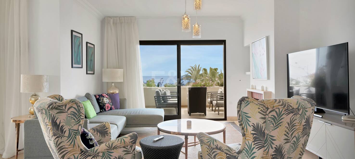 Frontline Beach Penthouse med panoramautsikt över havet i Coral Beach
