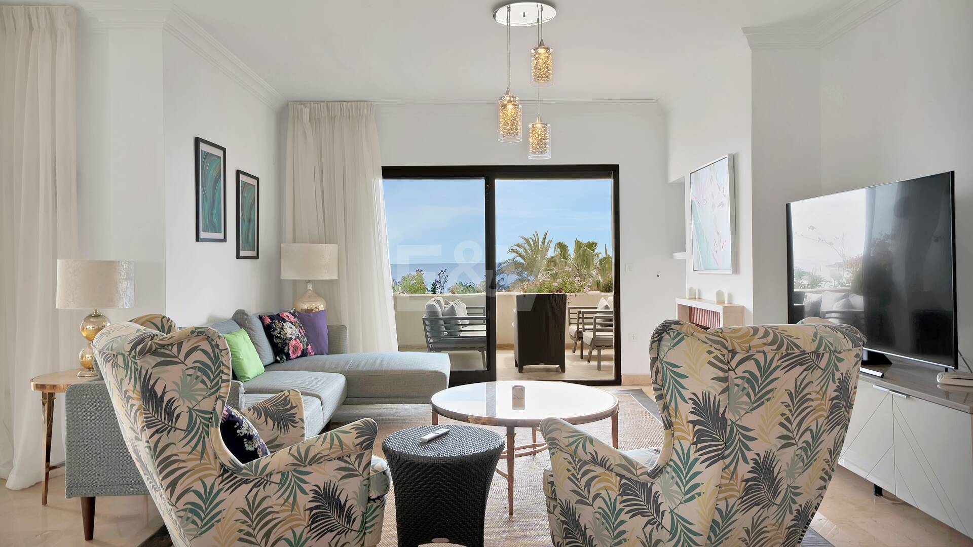 Frontline Beach Penthouse med panoramautsikt över havet i Coral Beach