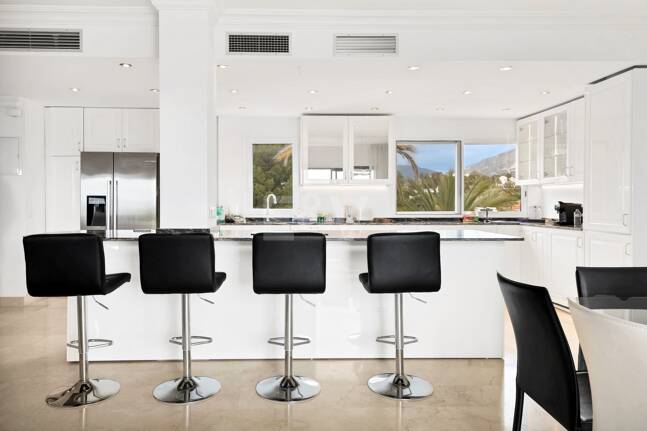 Frontline Beach Penthouse med panoramautsikt över havet i Coral Beach