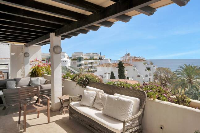 Frontline Beach Penthouse med panoramautsikt över havet i Coral Beach