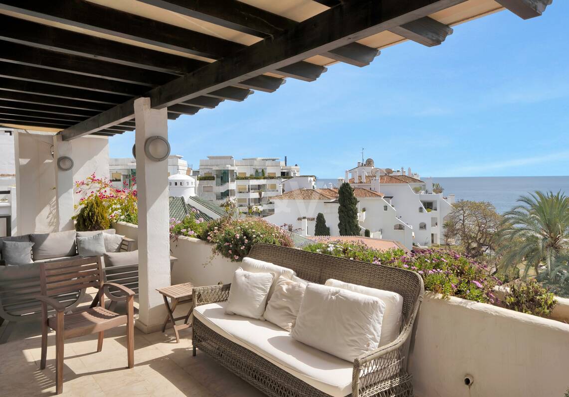 Frontline Beach Penthouse med panoramautsikt över havet i Coral Beach