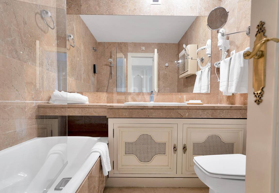 Frontline Beach Penthouse med panoramautsikt över havet i Coral Beach