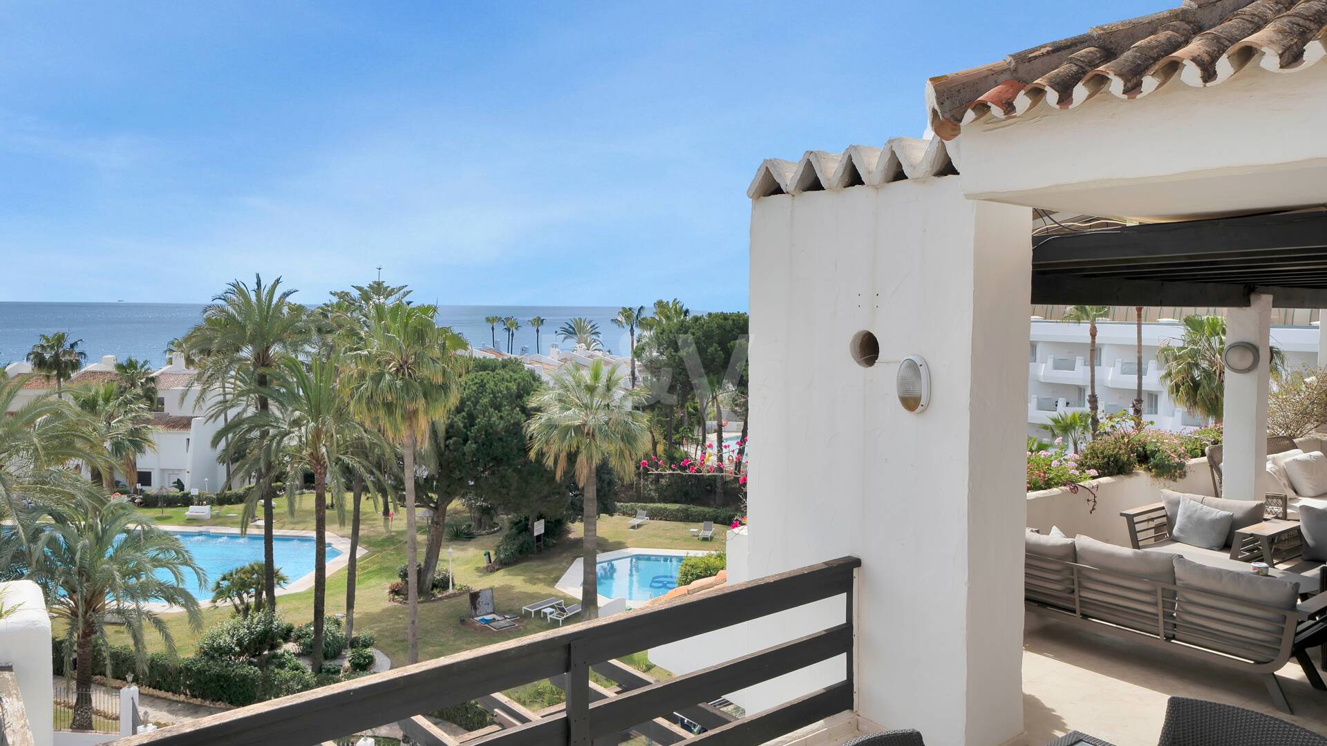 Frontline Beach Penthouse med panoramautsikt över havet i Coral Beach