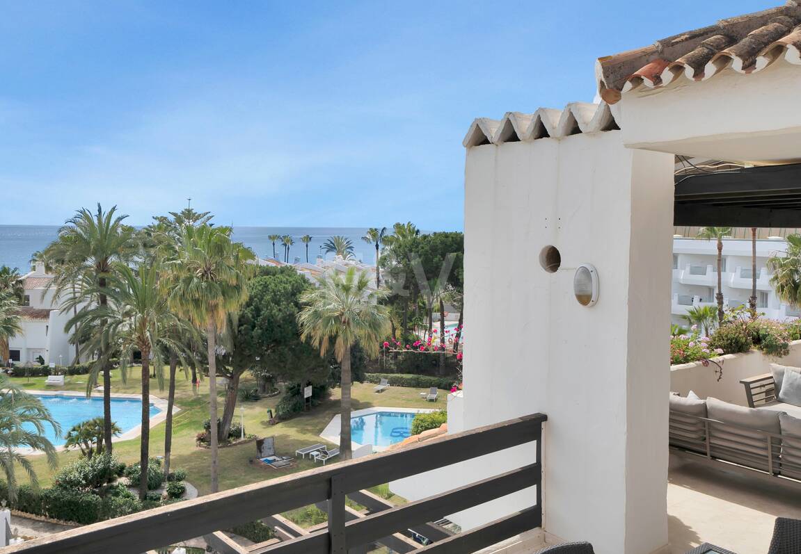 Frontline Beach Penthouse med panoramautsikt över havet i Coral Beach