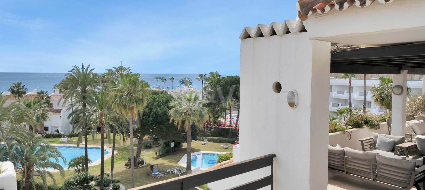 Frontline Beach Penthouse med panoramautsikt över havet i Coral Beach