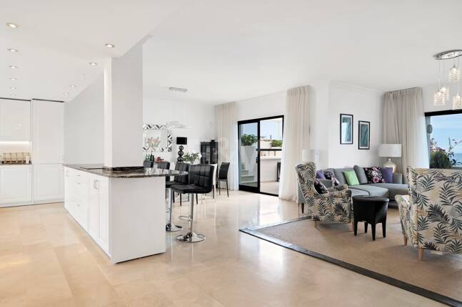 Frontline Beach Penthouse med panoramautsikt över havet i Coral Beach