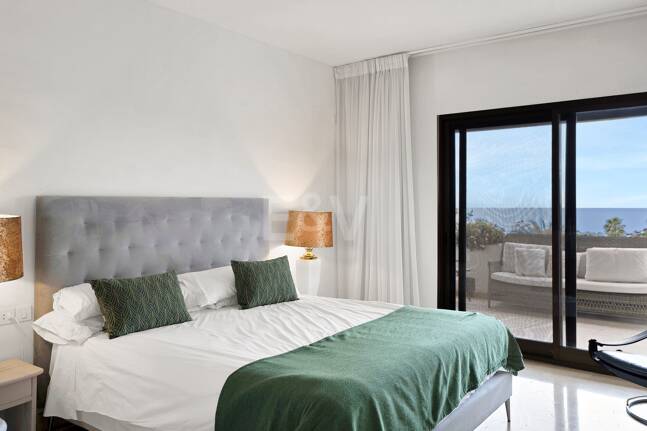 Frontline Beach Penthouse med panoramautsikt över havet i Coral Beach