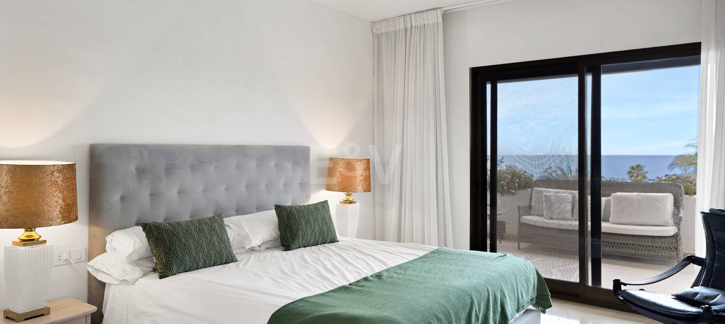 Frontline Beach Penthouse med panoramautsikt över havet i Coral Beach