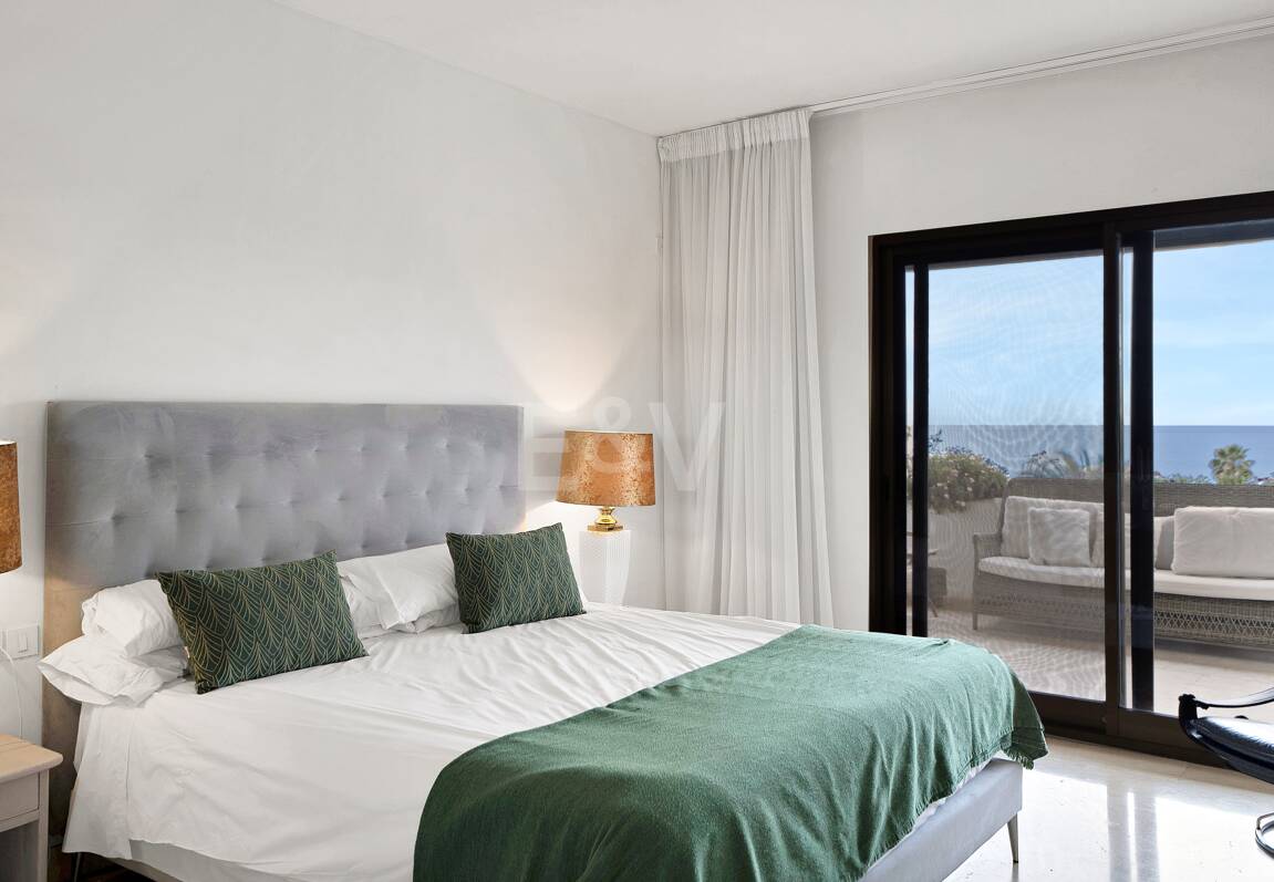 Frontline Beach Penthouse med panoramautsikt över havet i Coral Beach