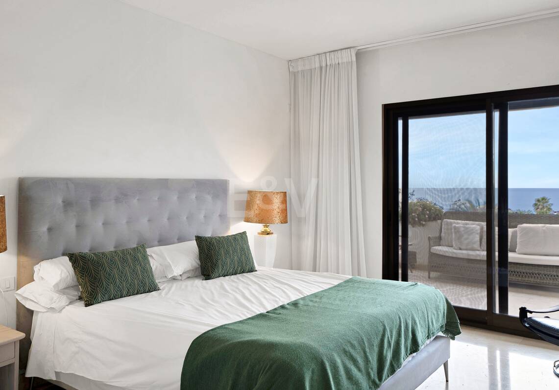 Frontline Beach Penthouse med panoramautsikt över havet i Coral Beach