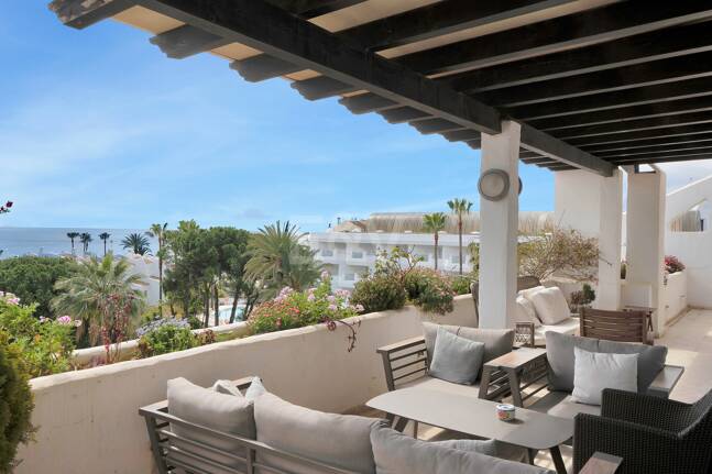 Frontline Beach Penthouse med panoramautsikt över havet i Coral Beach