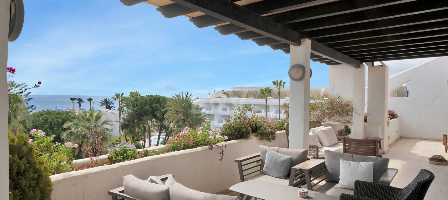 Frontline Beach Penthouse med panoramautsikt över havet i Coral Beach