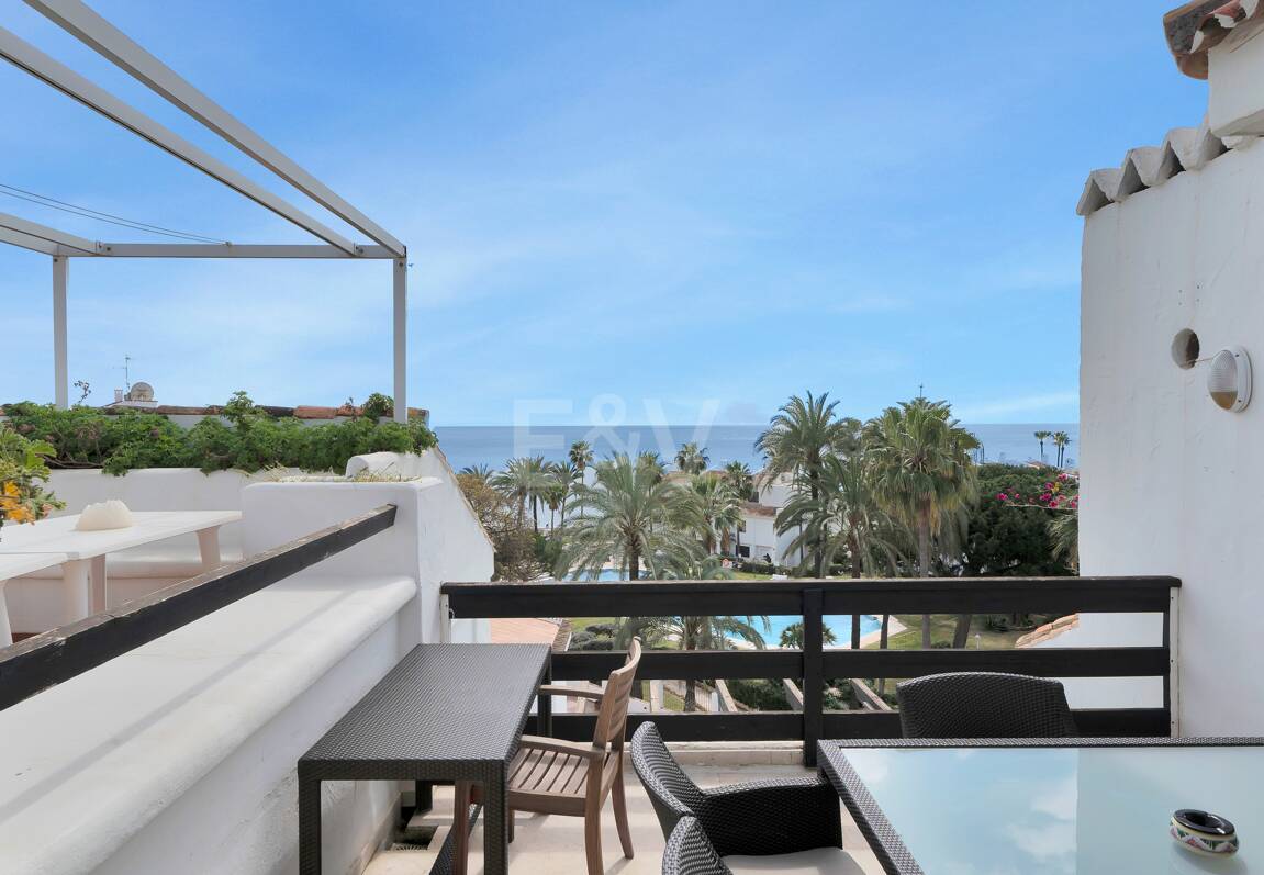 Frontline Beach Penthouse med panoramautsikt över havet i Coral Beach