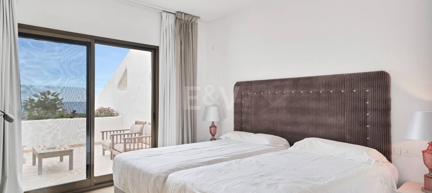 Frontline Beach Penthouse med panoramautsikt över havet i Coral Beach