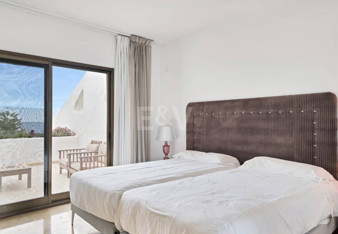 Frontline Beach Penthouse med panoramautsikt över havet i Coral Beach