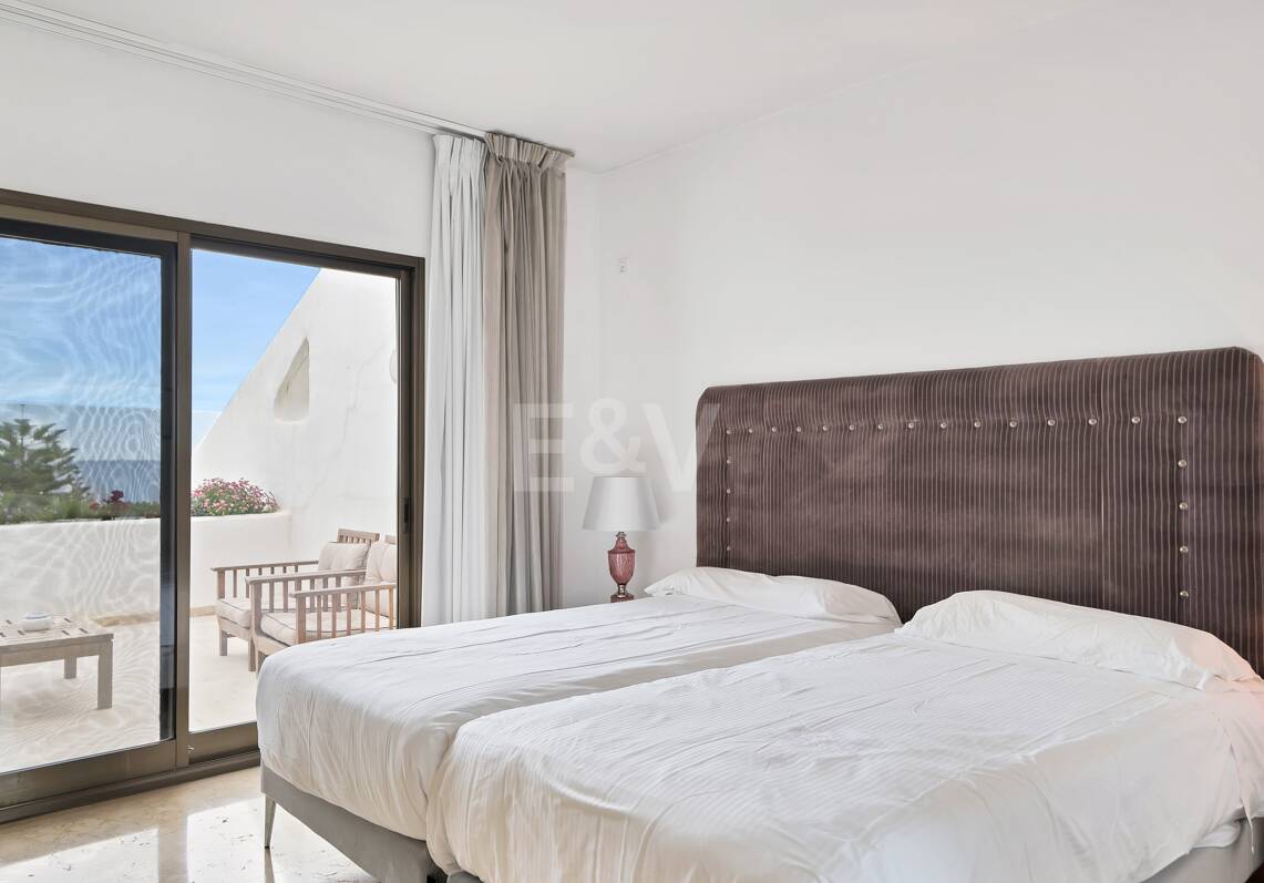 Frontline Beach Penthouse med panoramautsikt över havet i Coral Beach