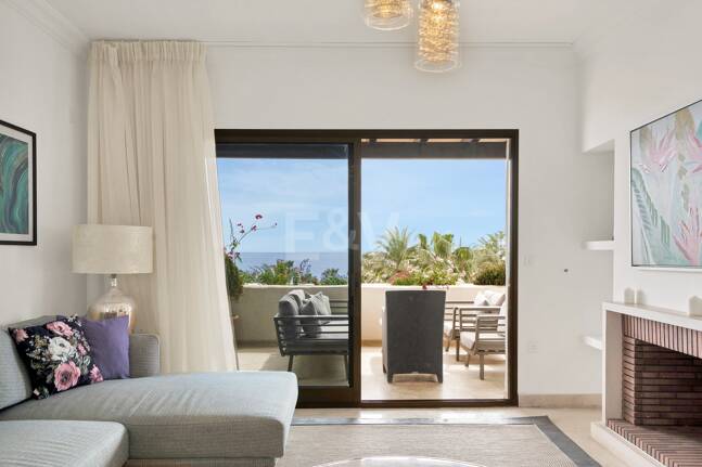 Frontline Beach Penthouse med panoramautsikt över havet i Coral Beach