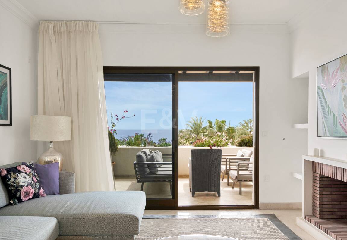 Frontline Beach Penthouse med panoramautsikt över havet i Coral Beach