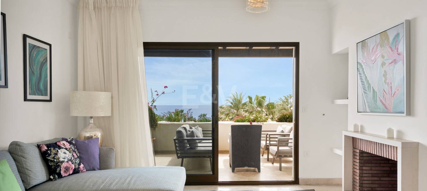 Frontline Beach Penthouse med panoramautsikt över havet i Coral Beach