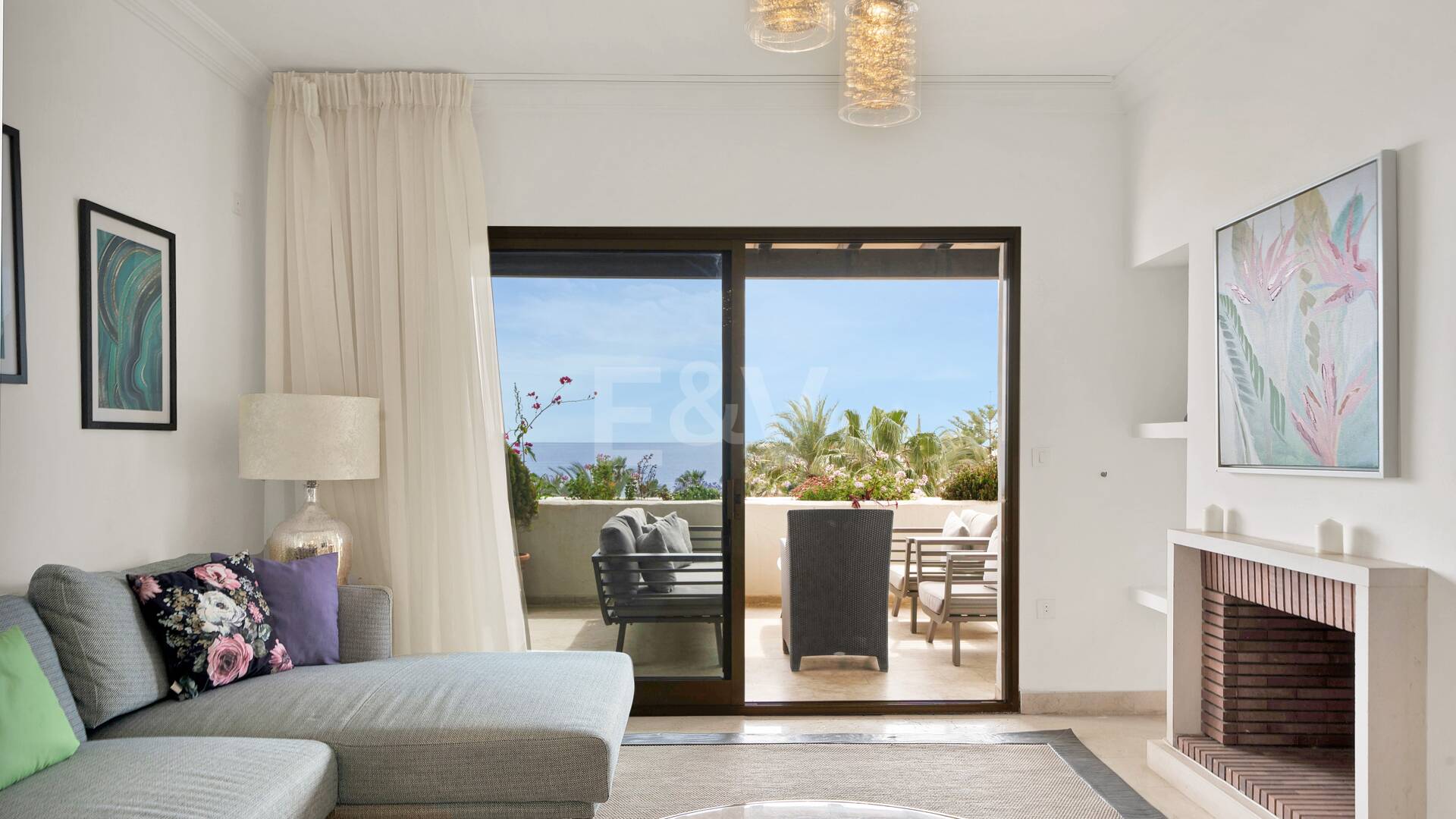 Frontline Beach Penthouse med panoramautsikt över havet i Coral Beach