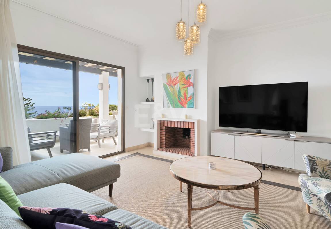 Frontline Beach Penthouse med panoramautsikt över havet i Coral Beach