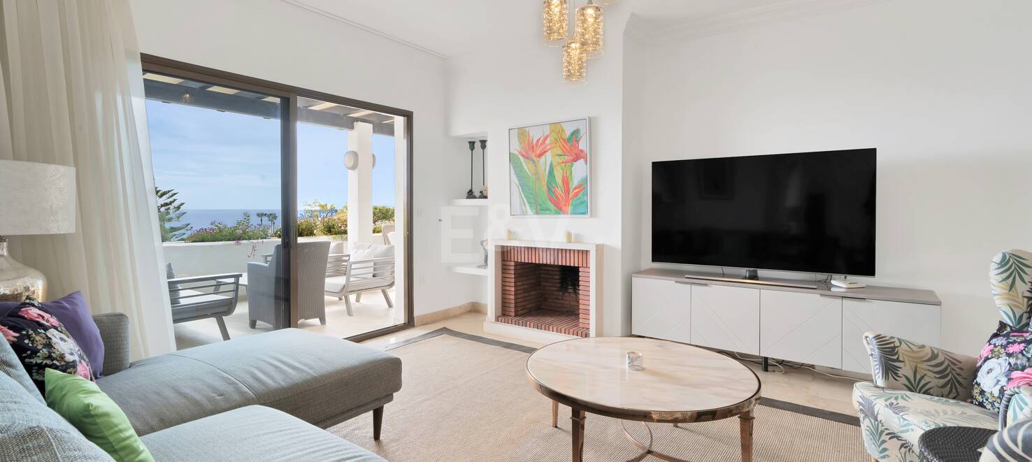 Frontline Beach Penthouse med panoramautsikt över havet i Coral Beach