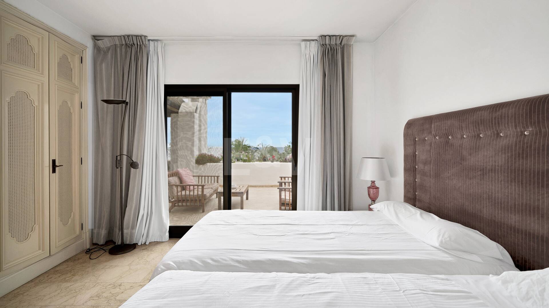 Frontline Beach Penthouse med panoramautsikt över havet i Coral Beach