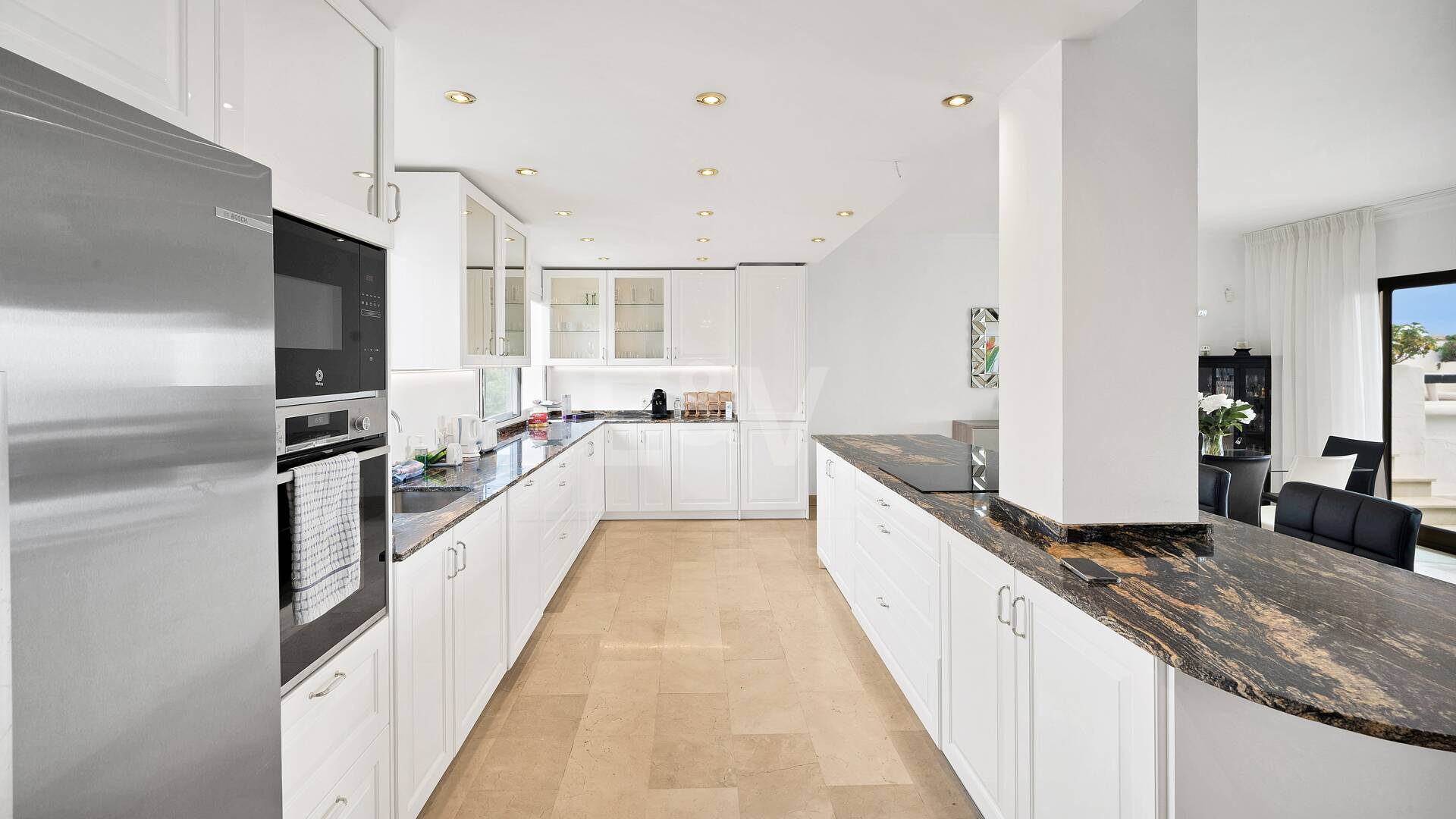 Frontline Beach Penthouse med panoramautsikt över havet i Coral Beach