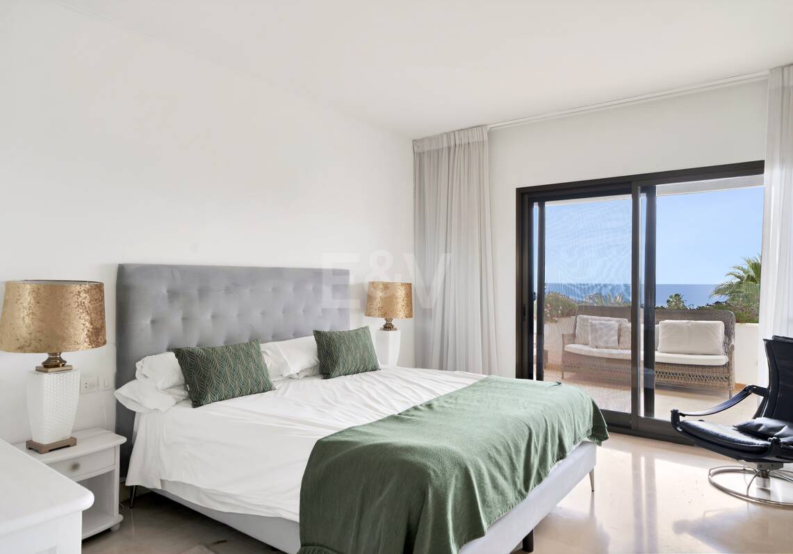 Frontline Beach Penthouse med panoramautsikt över havet i Coral Beach