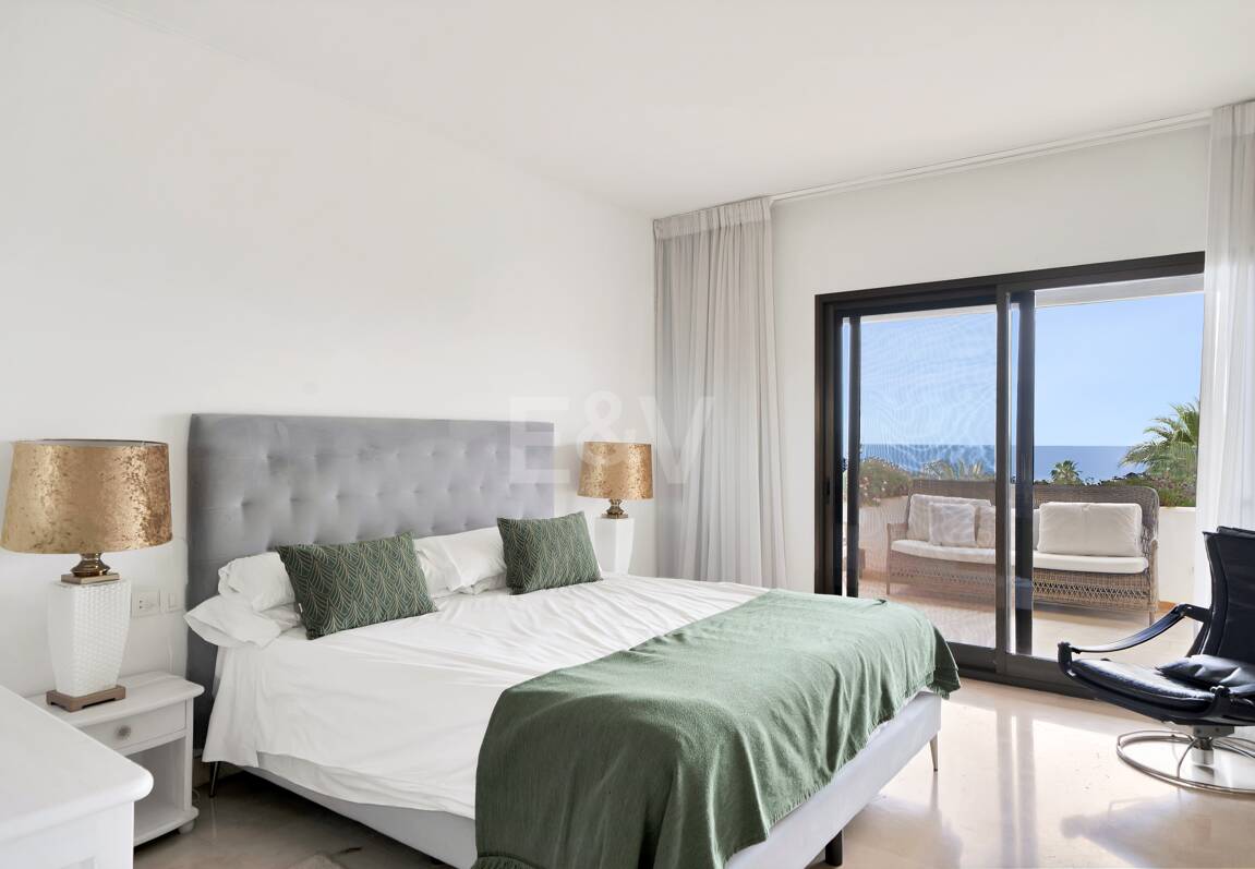 Frontline Beach Penthouse med panoramautsikt över havet i Coral Beach