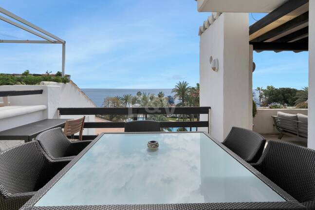 Frontline Beach Penthouse med panoramautsikt över havet i Coral Beach