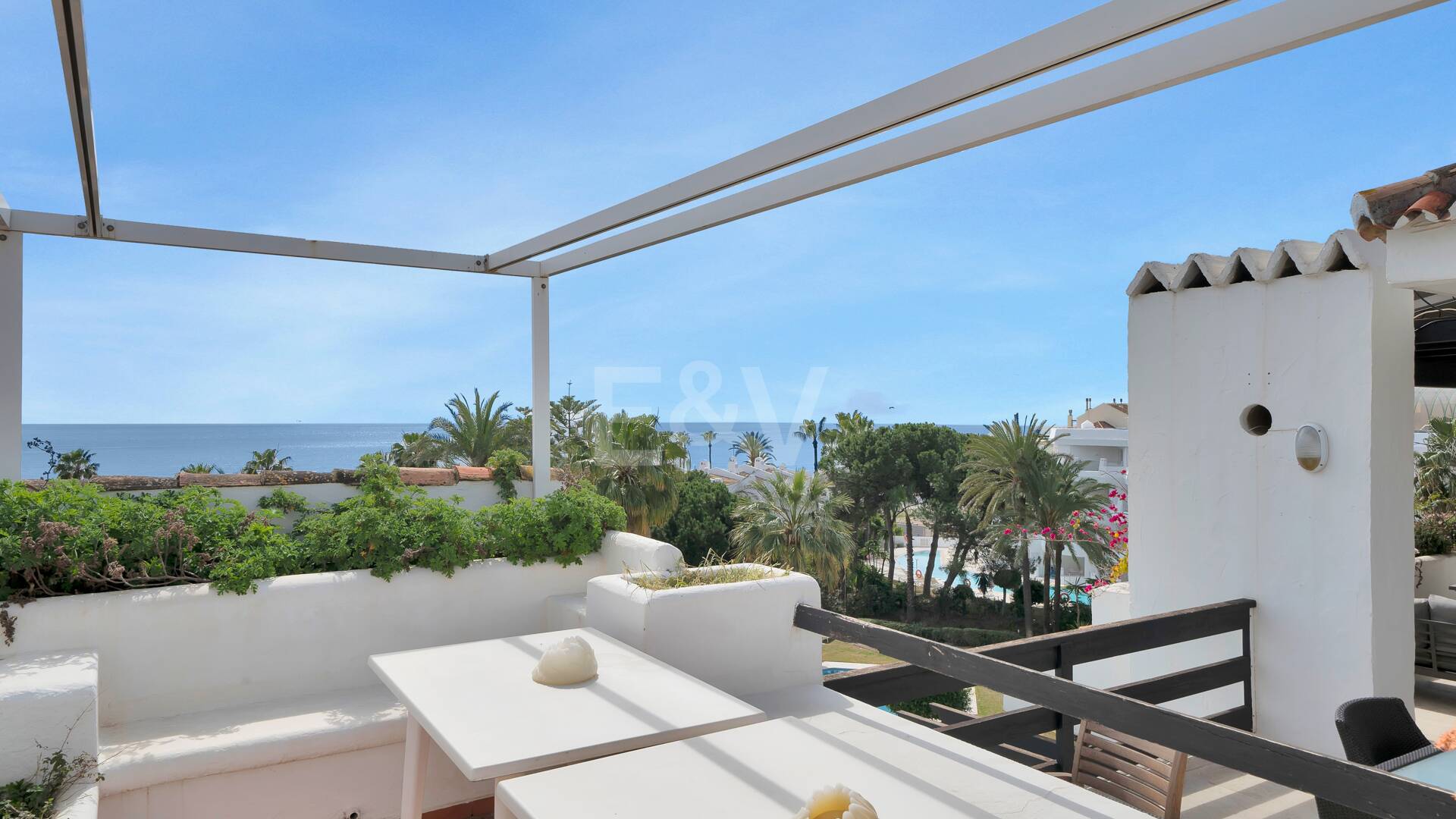 Frontline Beach Penthouse med panoramautsikt över havet i Coral Beach