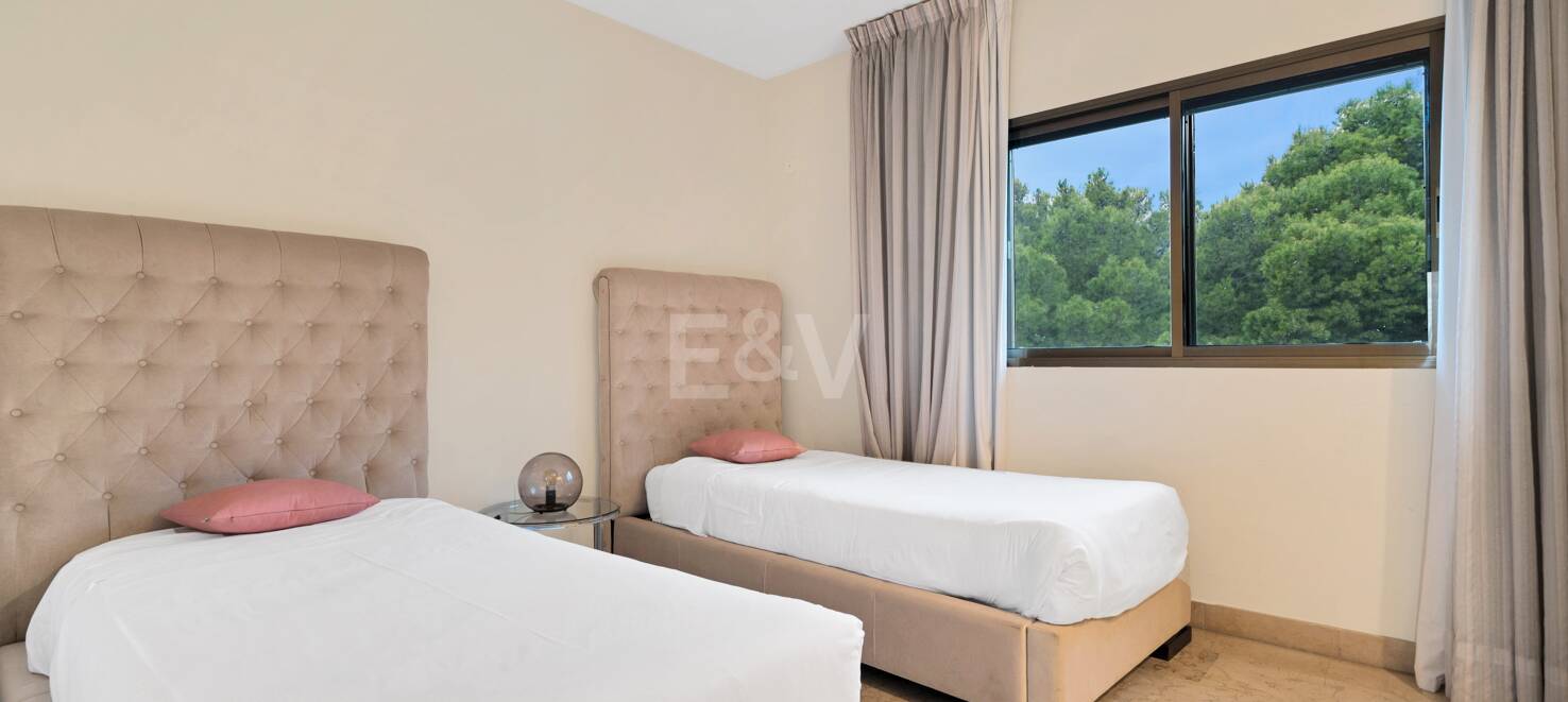 Frontline Beach Penthouse med panoramautsikt över havet i Coral Beach