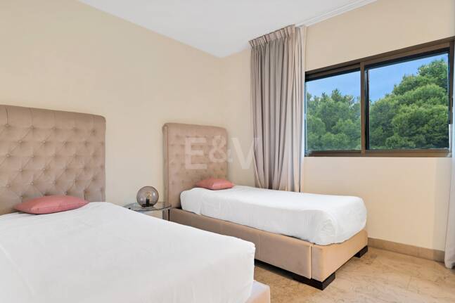 Frontline Beach Penthouse med panoramautsikt över havet i Coral Beach