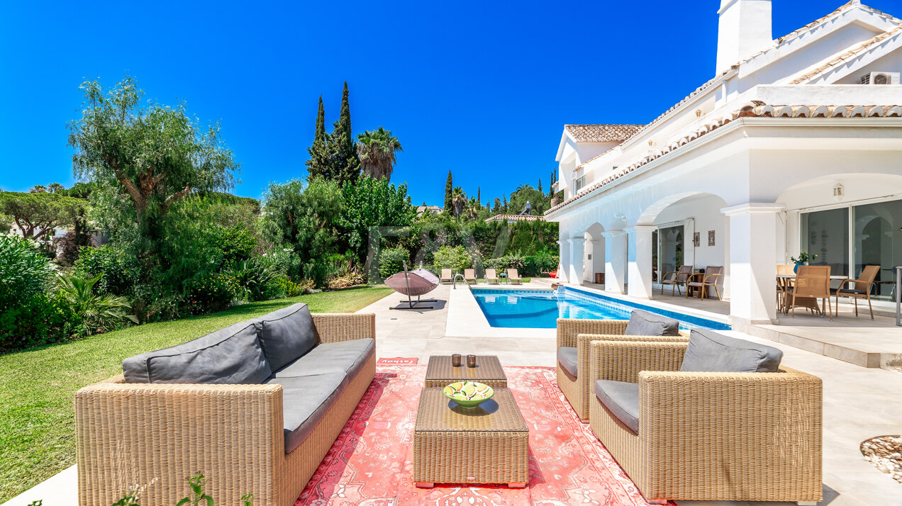 Villa à vendre en Elviria, Marbella Est