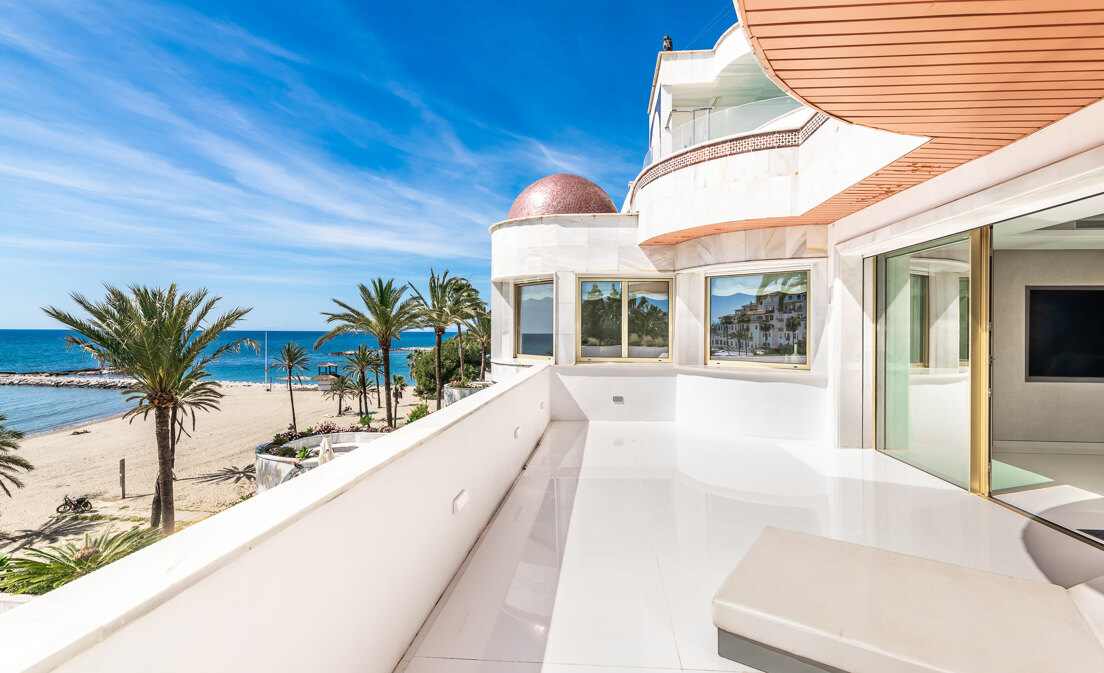 Renovación Premium: Apartamento en el Corazón de Puerto Banús