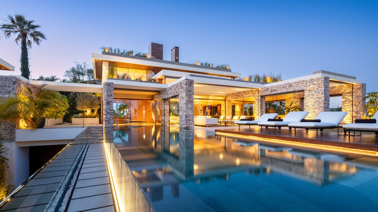 Luxurious modern villa in the centre of Puerto Banus