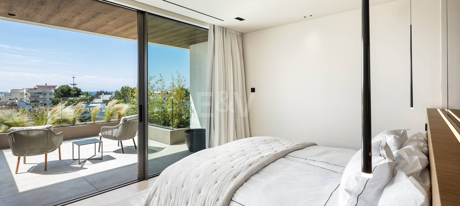 Luksusowa nowoczesna willa w centrum Puerto Banus