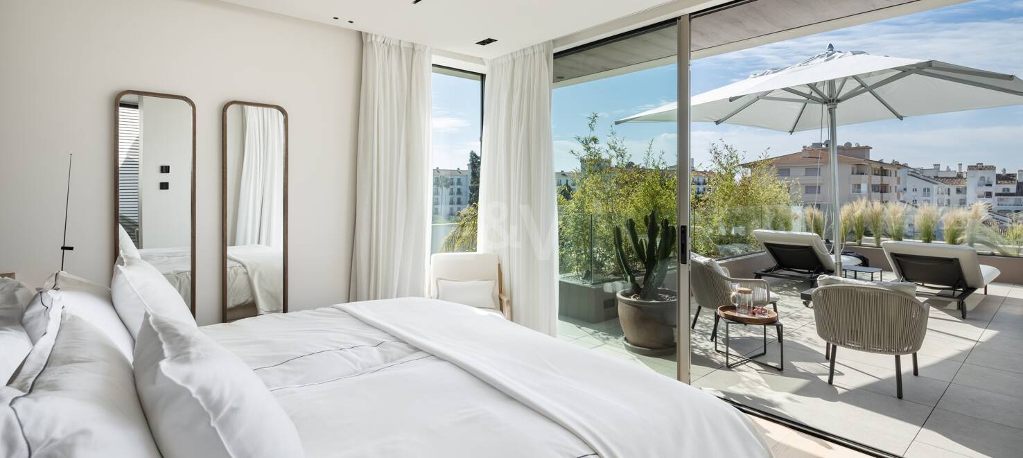 Luksusowa nowoczesna willa w centrum Puerto Banus