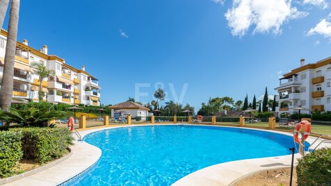 Renovated 2 bed apartment in the Golden Mile, Marbella available for summer months